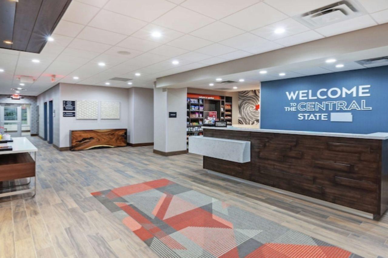 Hampton Inn Gardner 外观 照片